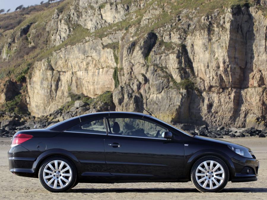  Vauxhall Astra TwinTop 2006 года  (фото 23 из 30)